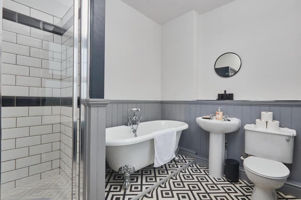 Cosy 3-Bedroom House In Seaham - Street Parking Buitenkant foto